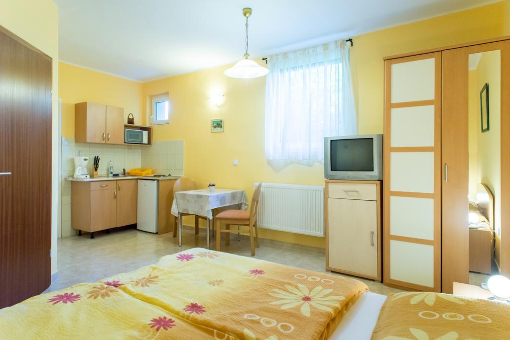 Andrea Apartmanhaz Balatongyorok Exterior photo