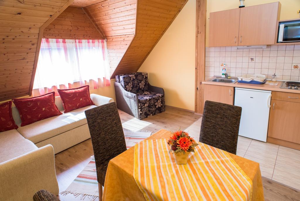 Andrea Apartmanhaz Balatongyorok Exterior photo
