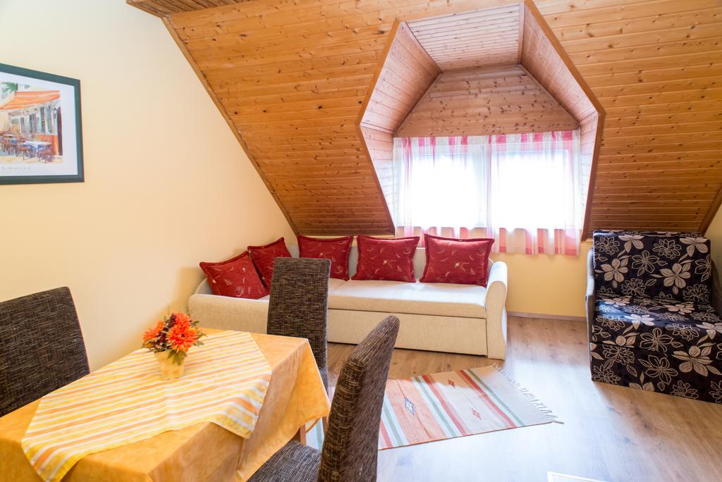Andrea Apartmanhaz Balatongyorok Exterior photo